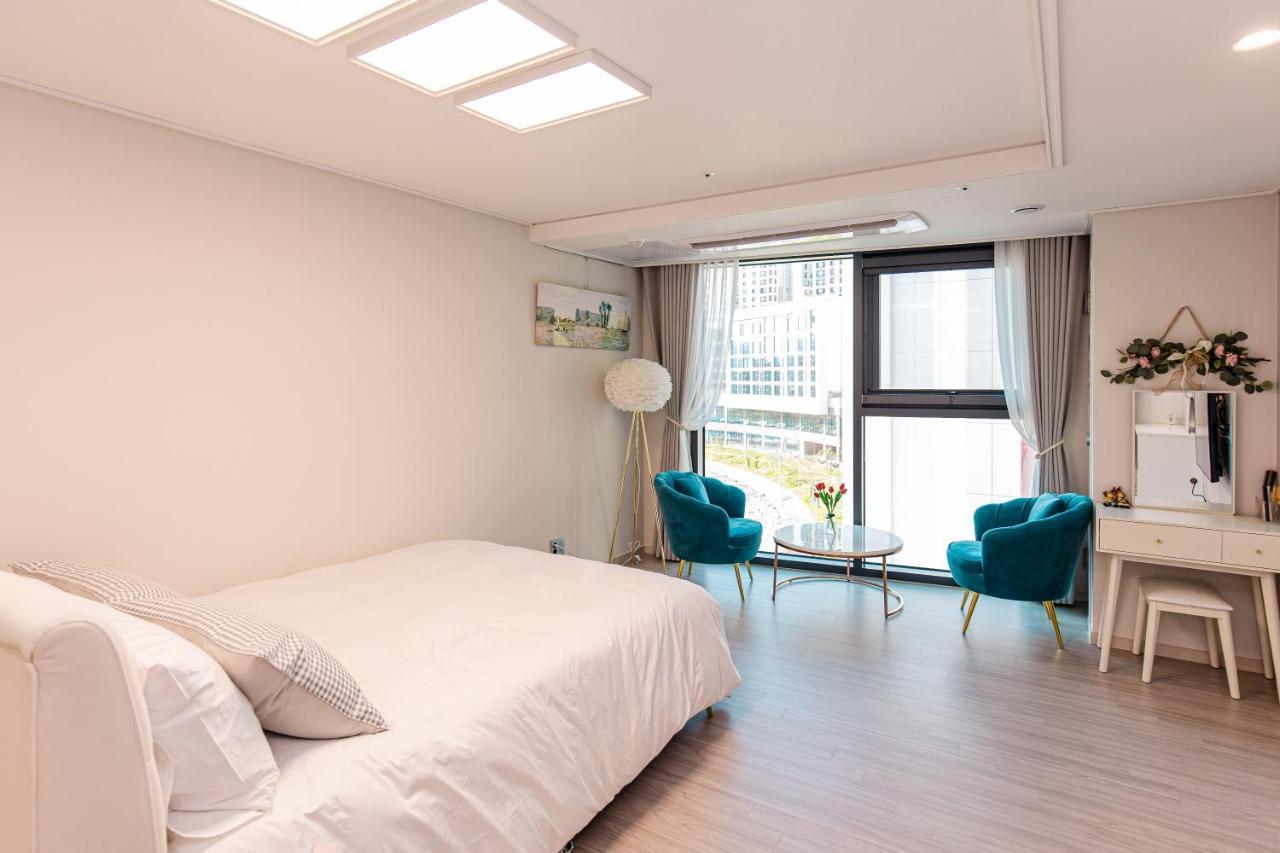 Lotte Castle Marina Aparthotel Yeosu Eksteriør bilde