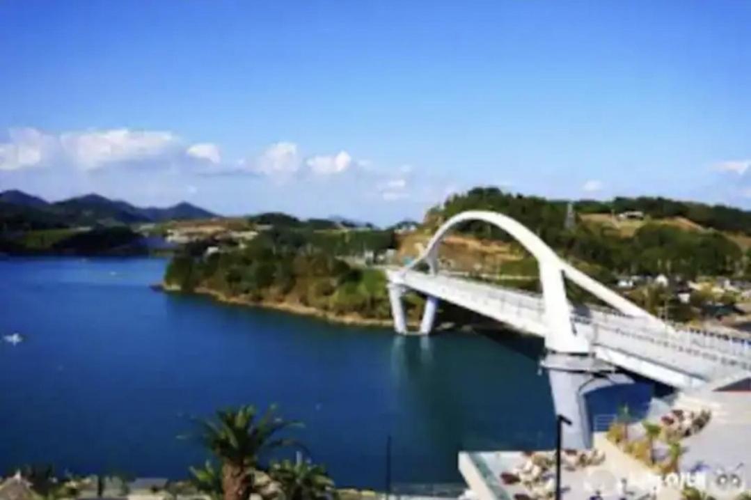 Lotte Castle Marina Aparthotel Yeosu Eksteriør bilde